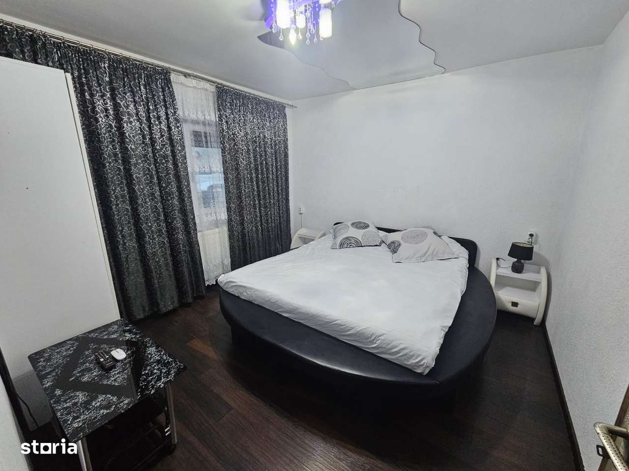 Apartament cu 3 camere de vânzare în Curtea de Argeș.-0