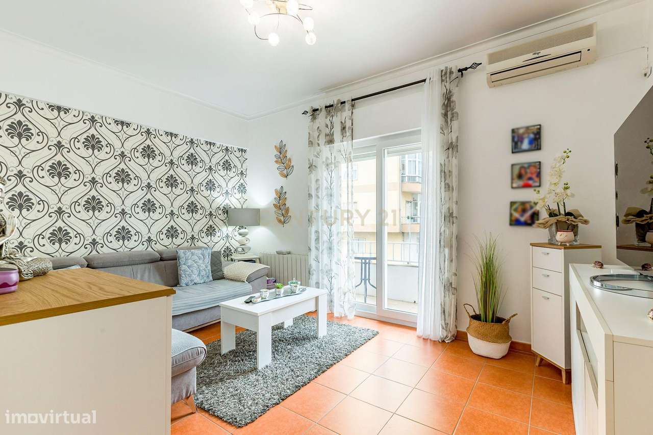 T2 Remodelado - Torre da Marinha 1 andar-5