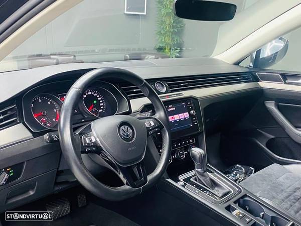 VW Passat Variant 2.0 TDi R-Line DSG - 8