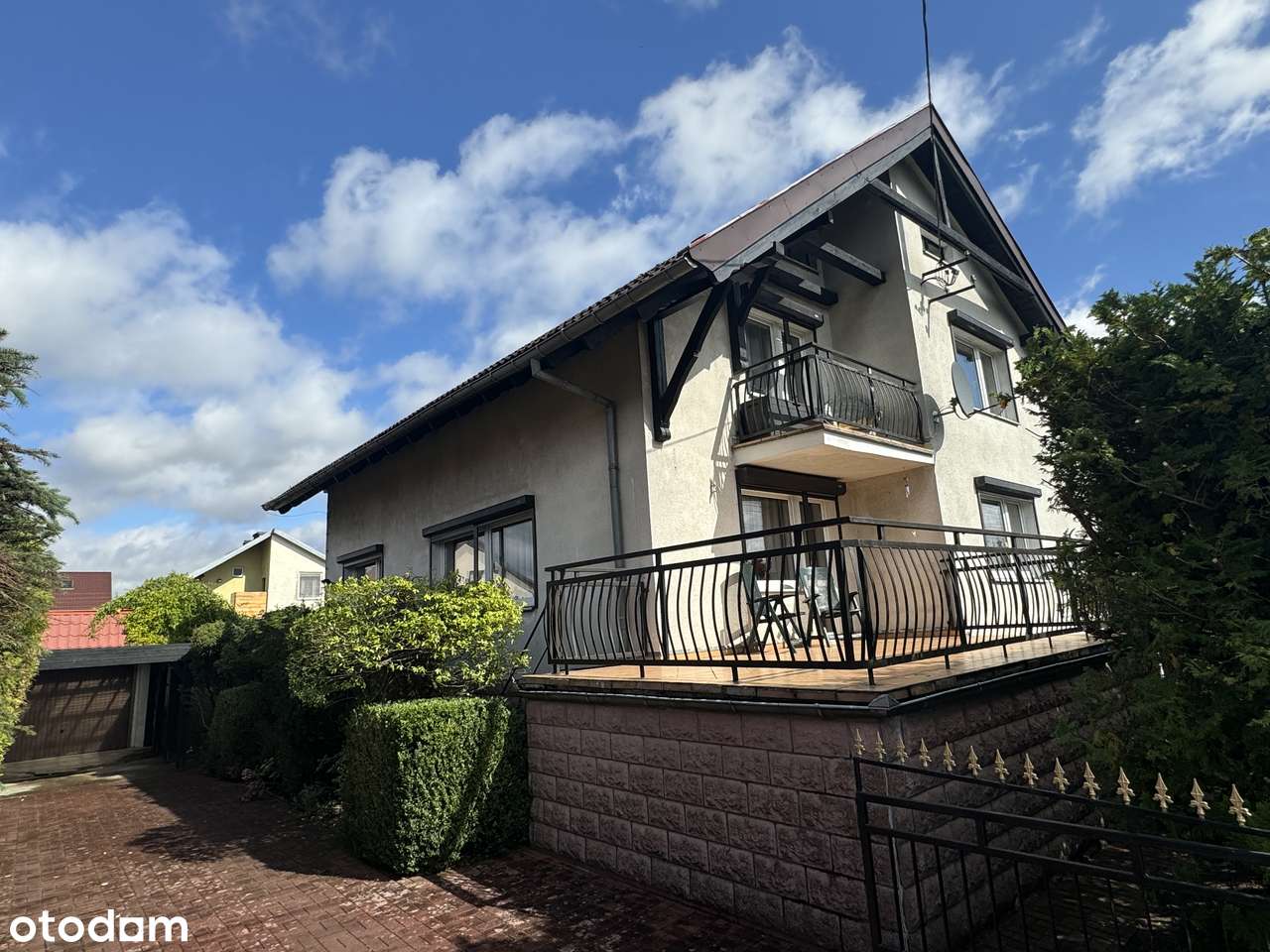 Zamieszkaj w domu, który łączy komfort, przestrzeń i relaks!-0