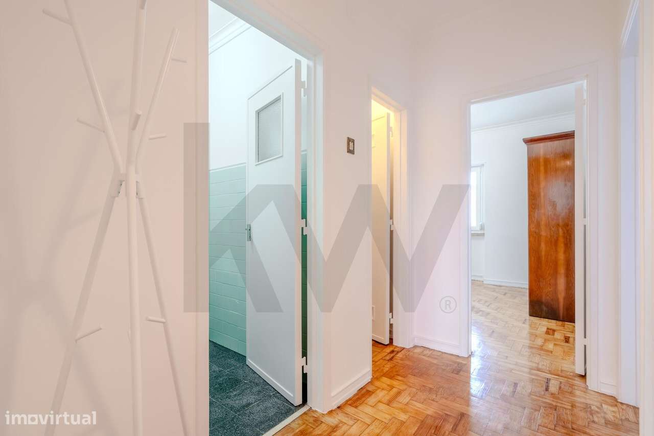 Arrendamento - Graça | T2  junto aos Miradouros em prédio com elevador - Grande imagem: 5/40