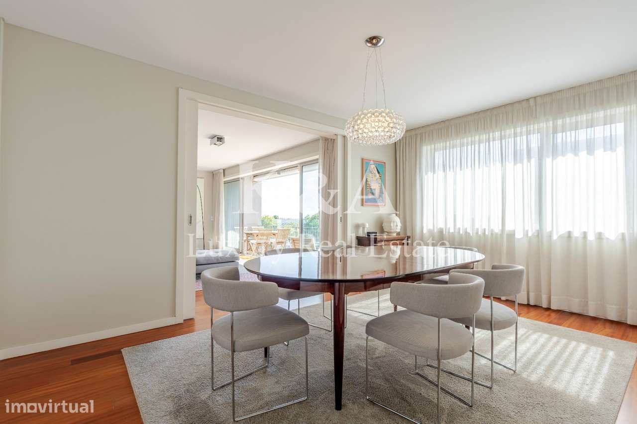 Apartamento T4 em Matosinhos Sul com varanda e vista mar.-10