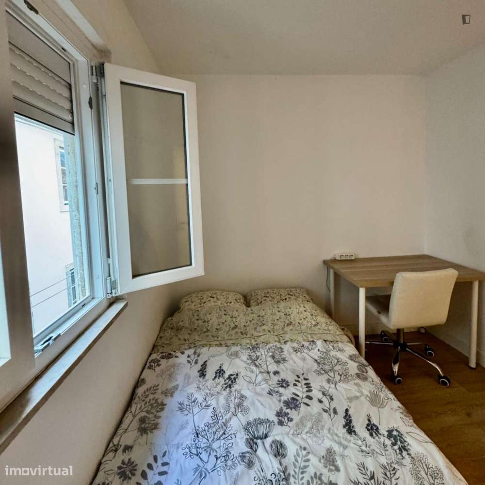 Quarto - localizado em Santos Lisbon - Grande imagem: 2/6