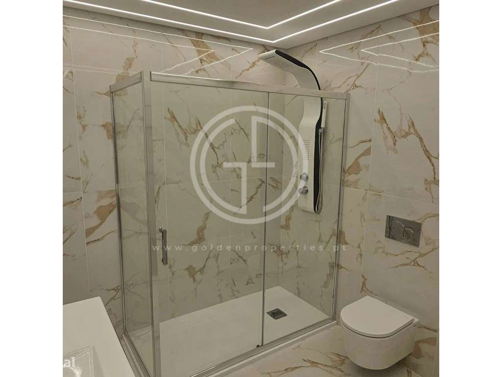 Apartamento T2 renovado, vista mar em Quarteira-5