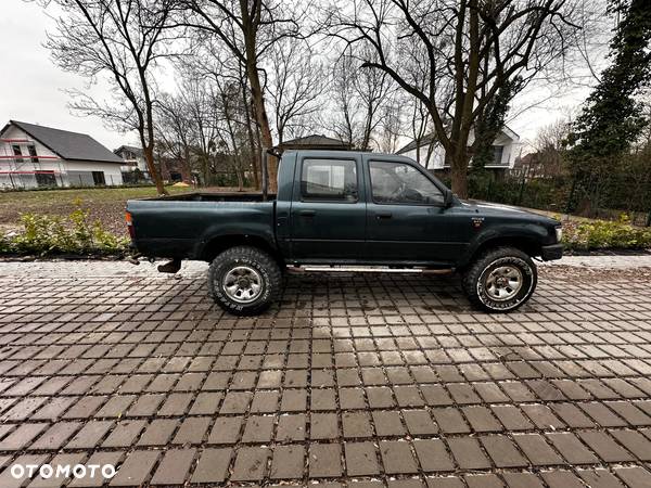 Toyota Hilux - 16