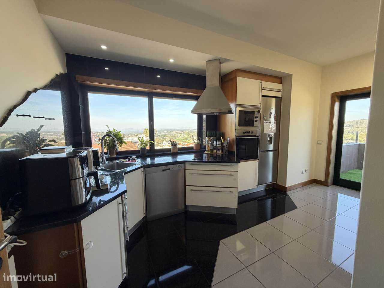 Apartamento T2 com terraço e varanda - Grande imagem: 4/30