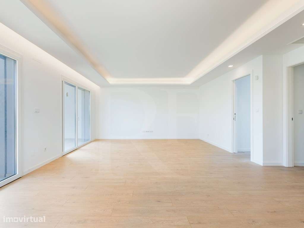 Moradia T4 moderna com piscina privativa e acabamentos premium em C... - Grande imagem: 4/21