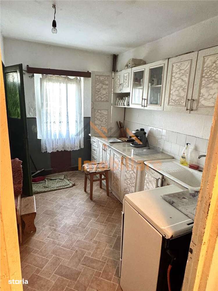 APARTAMENT CU 4 CAMERE,VOIVOZI - Imagine principală: 1/8