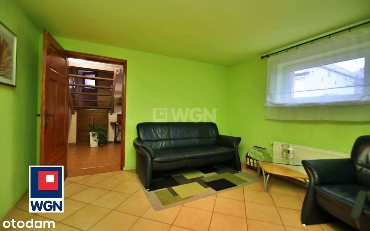 Atrakcyjny dom w cichej okolicy-14