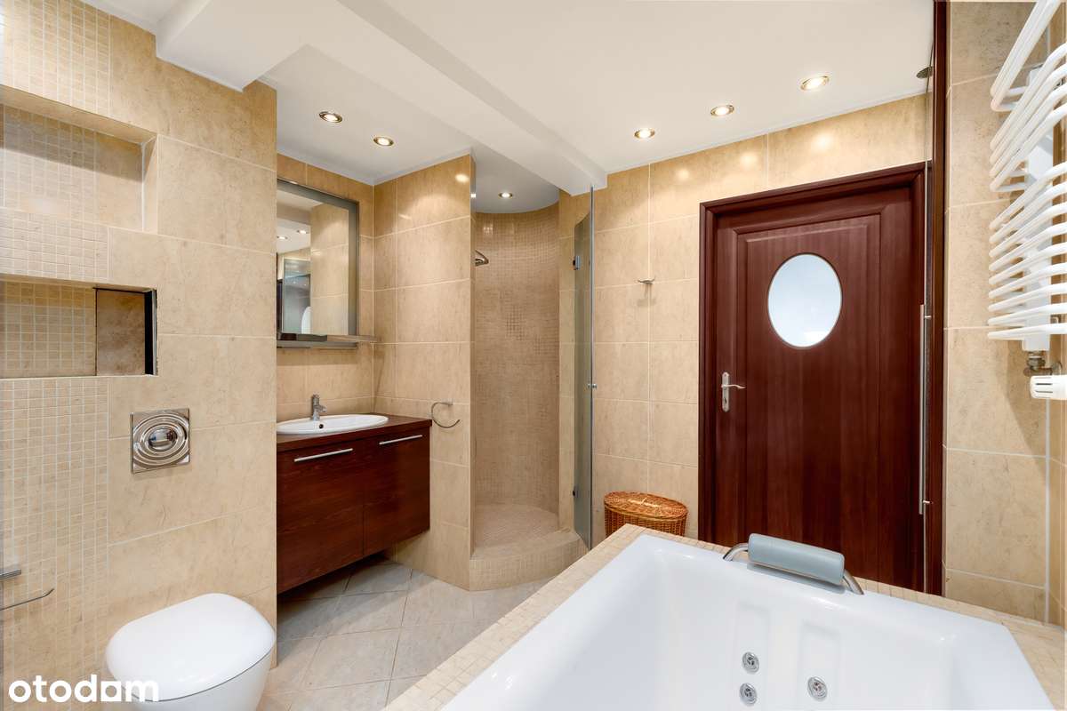 Apartament w świetnej lokalizacji, blisko Centrum, 3/4 pokoje .-13