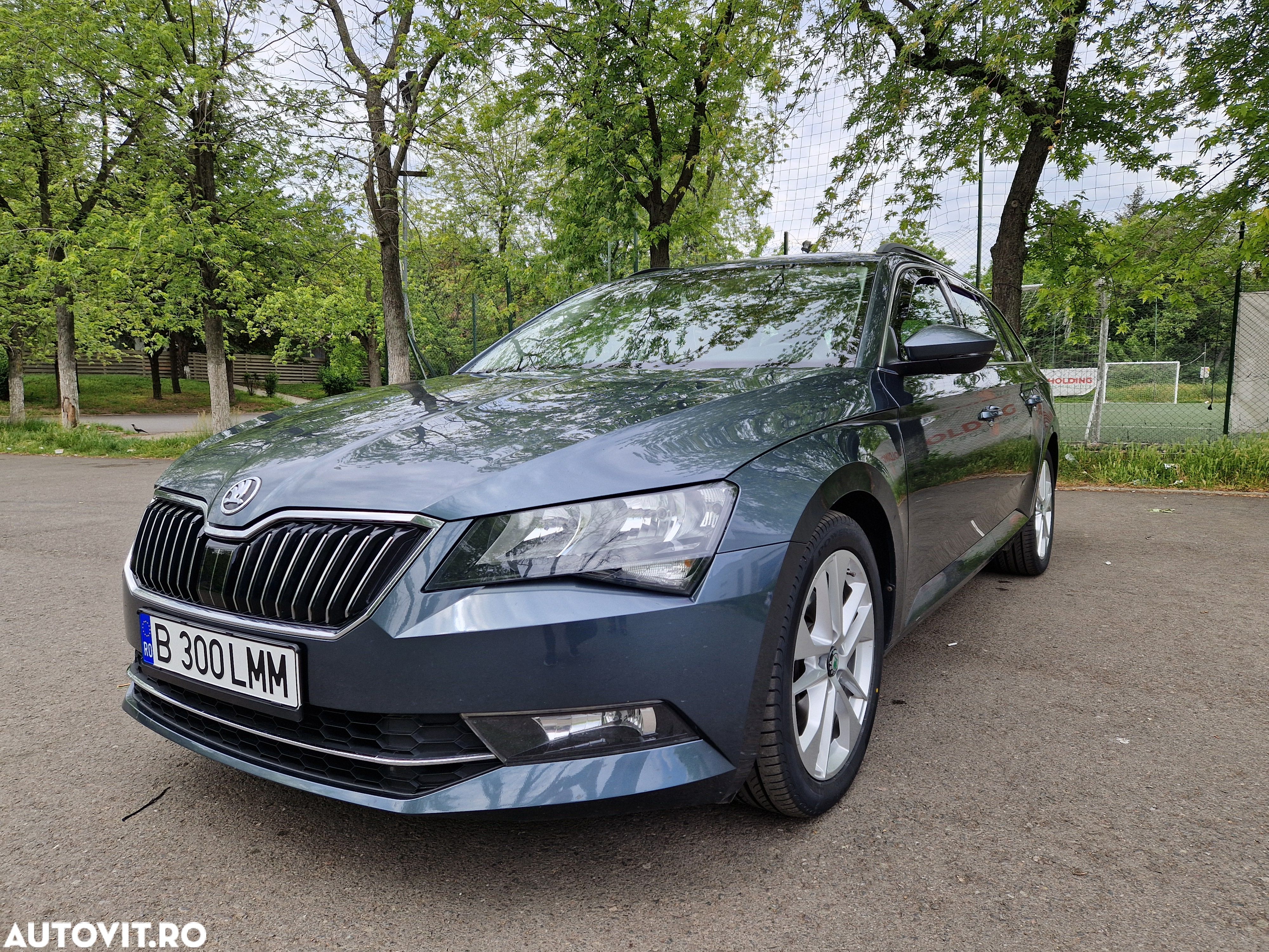 Skoda Superb 2.0 TDI 4x4 DSG Premium Edition - 1