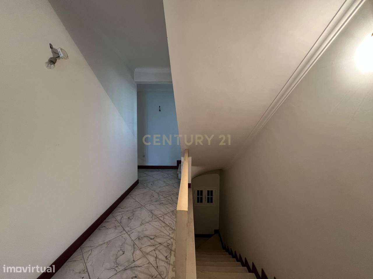 Moradia T4 com Vista Panorâmica – Conforto, Espaço e Localização Privi-6