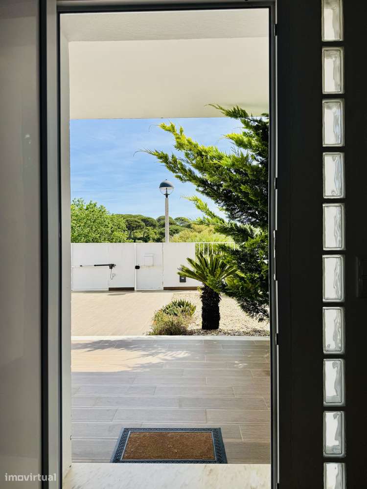 Moradia t3 garagem box jardim Charneca da Cotovia Sesimbra-10