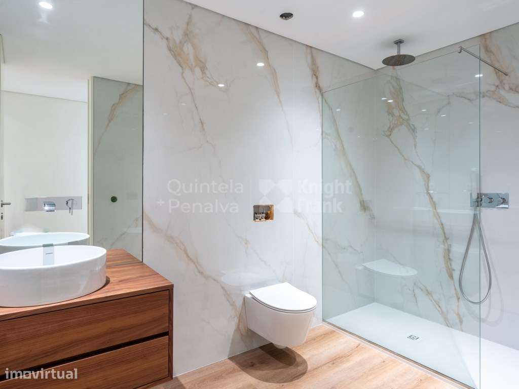 Moradia T7 com jardim e piscina na Verdizela-39