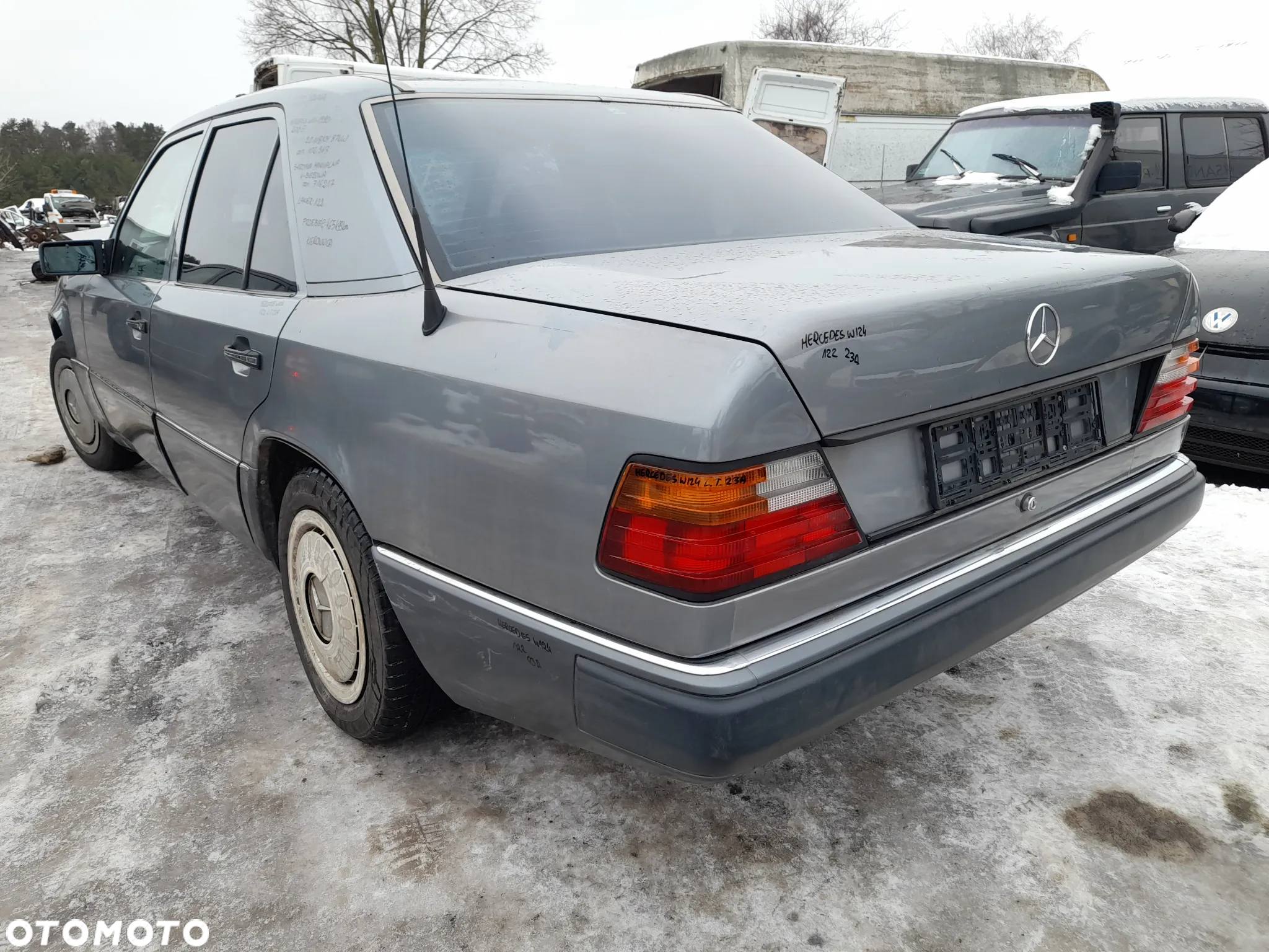 MERCEDES W124 KLAPA BAGAŻNIKA 122 - 20