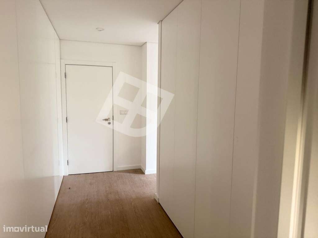 Apartamento T2 com terraço - Esgueira-10