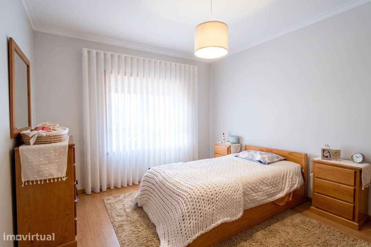 Apartamento T3 com Suíte, Elevador e Garagem em Oliveira do Bairro-8