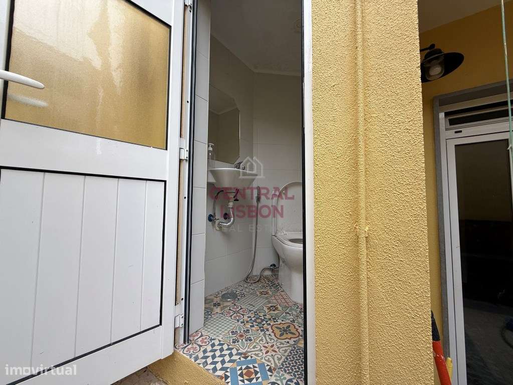 T4+1 com Terraço e Logradouro em Arroios | Possibilidade de Duas Zo...-9