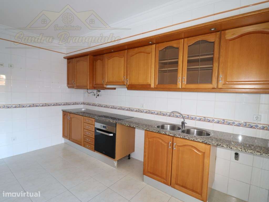 Apartamento T2 no centro Bombarral-11