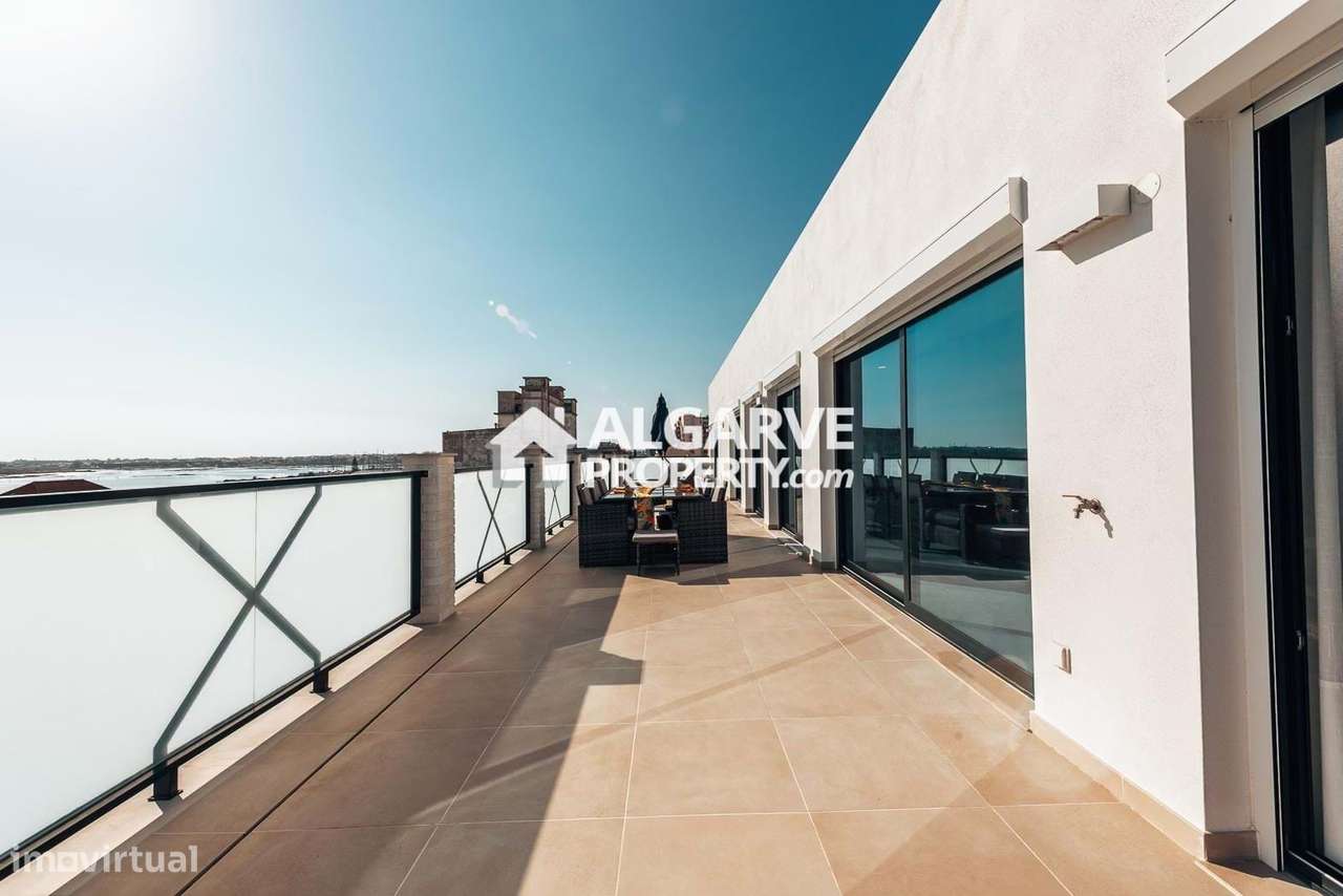 Moderno T3 no Centro de Faro com Garagem e Excelentes Acessos - Grande imagem: 4/48