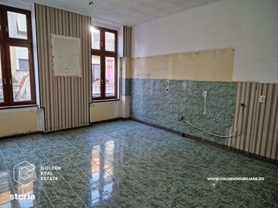 Apartament 3 camere, ultracentral, cladirea Catedralei Catolice - Imagine principală: 2/10