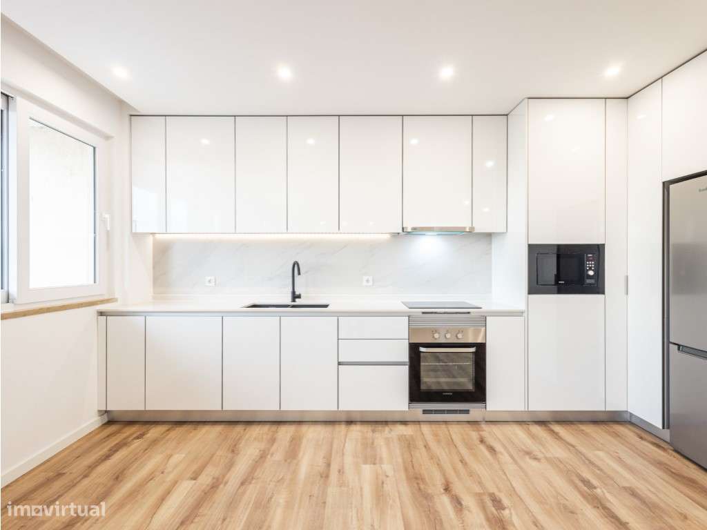 Apartamento T2 na Marginal - Primeira Linha, Figueira da Foz - Tota...-4