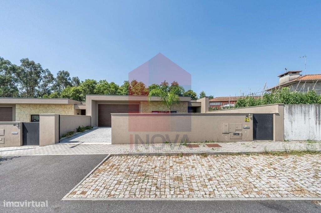 Moradia V3 Térrea, Vila Verde - Grande imagem: 2/39