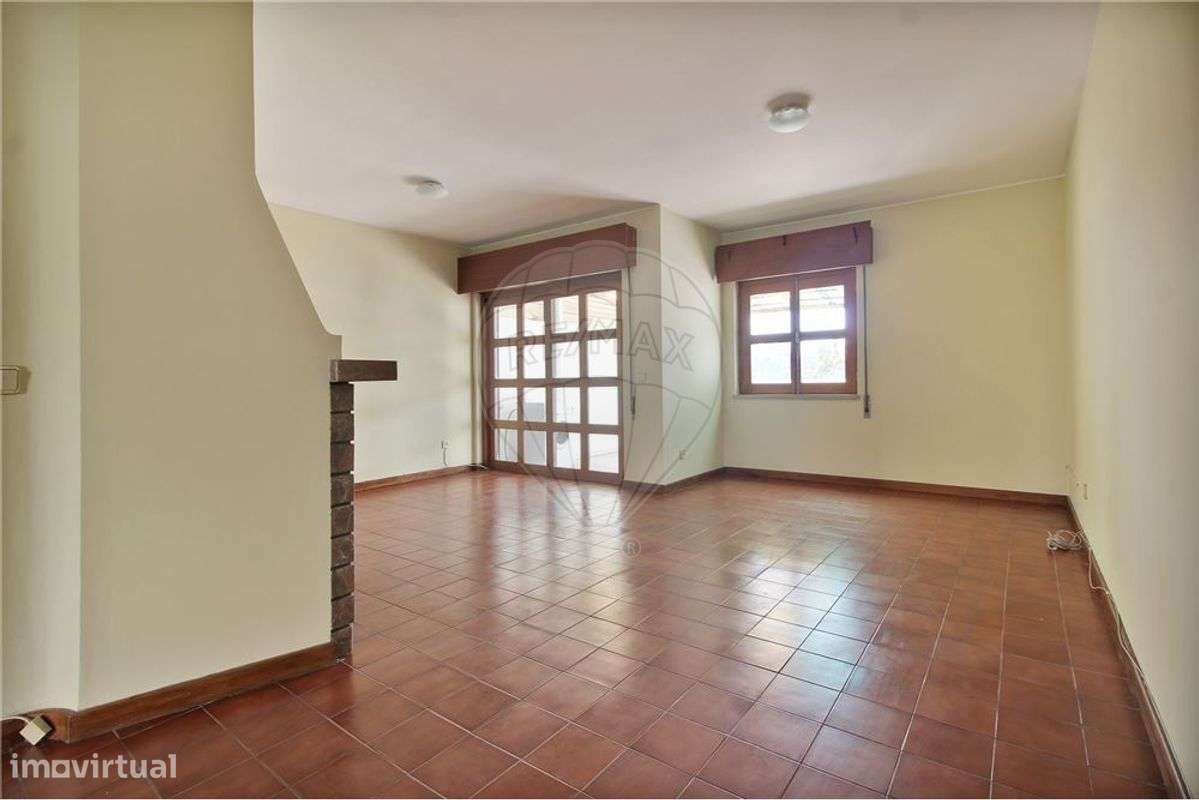 Moradia T3 - Quinta do Olho D´ Água - Esgueira-2