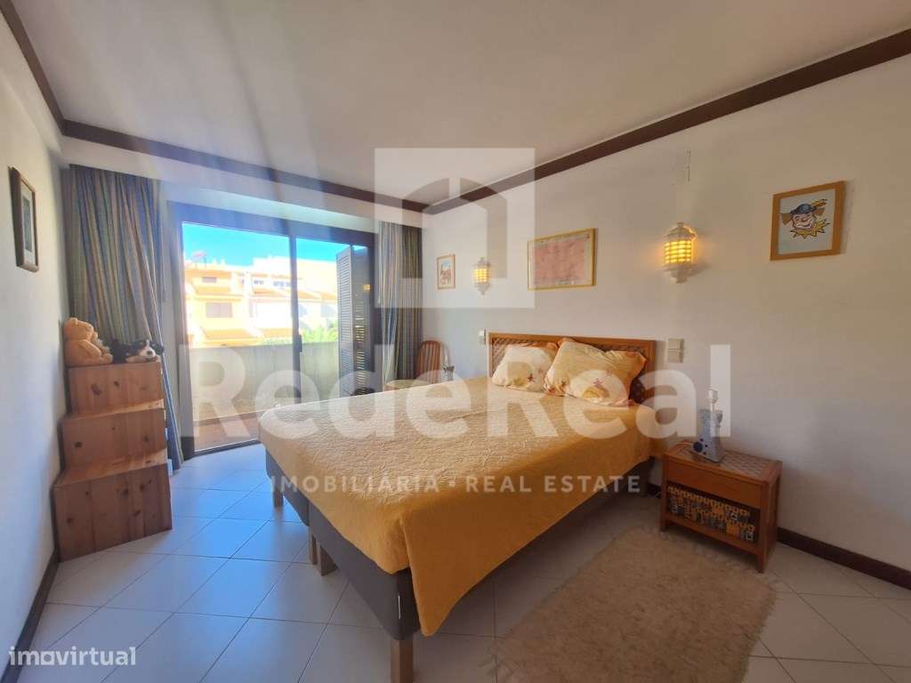 Moradia T3 + 1 com Piscina Privada e Boas Áreas no Coração de Albuf...-33