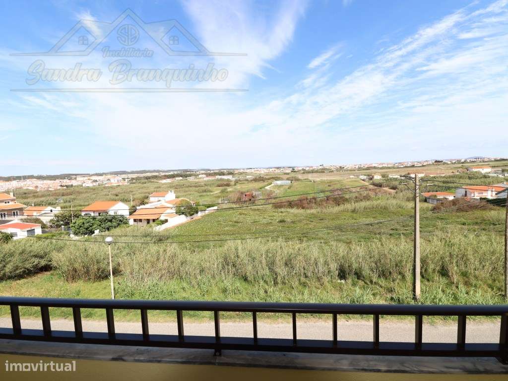 Apartamento RENOVADO(novo) com vista mar-20