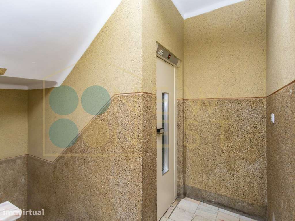 Apartamento T2 Rua Abel Salazar com 4 marquises - Hospital | Setúbal-22