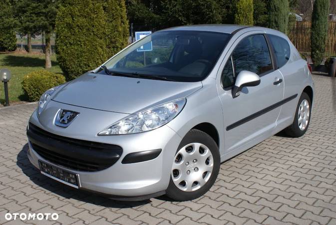 Peugeot 207 - 1