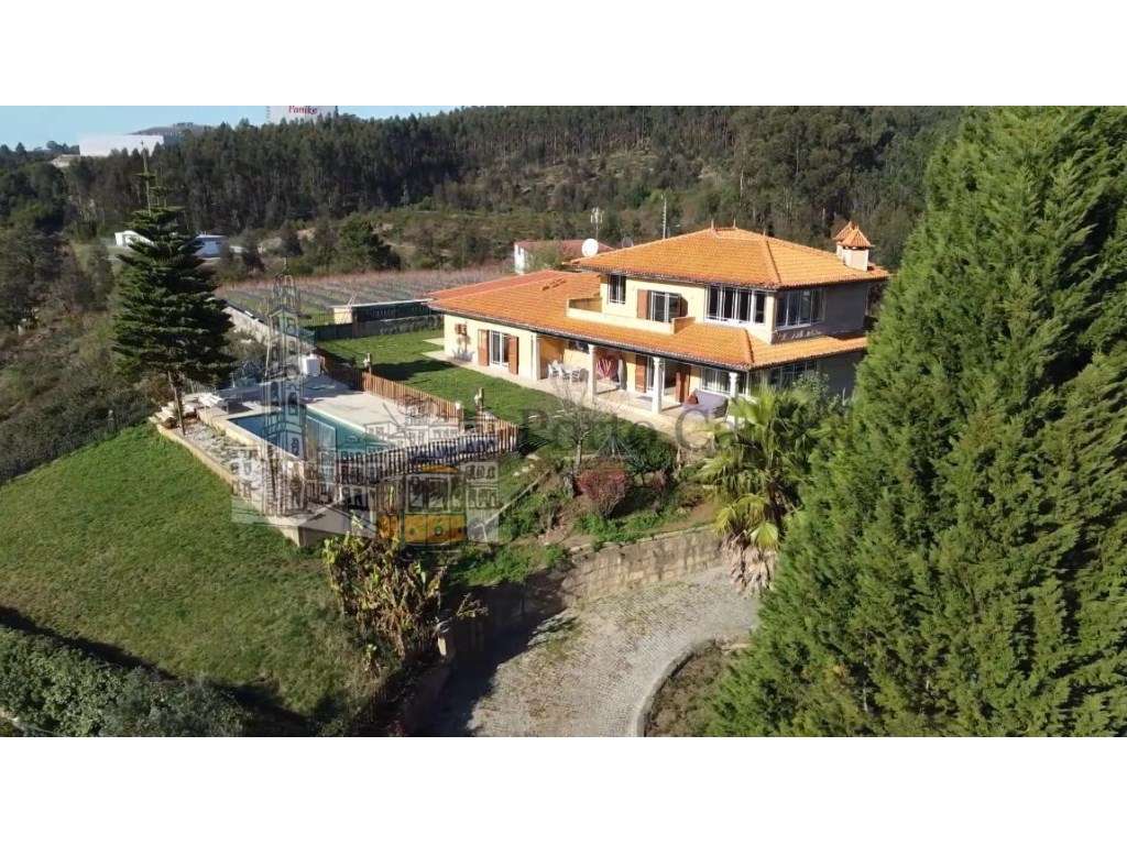 Moradia T4 em Água Longa - 2 Suites, Piscina e Conforto! - Grande imagem: 5/29