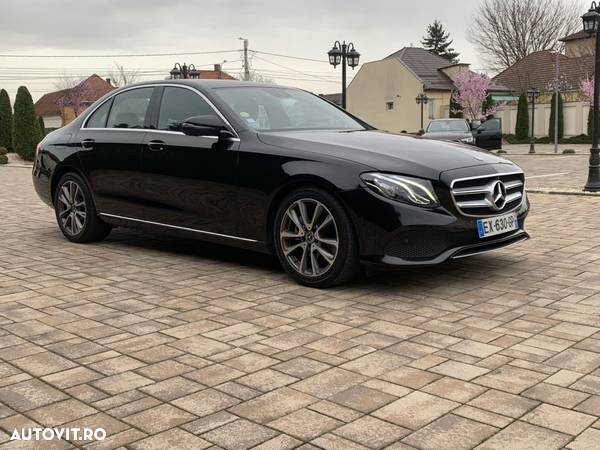 Mercedes-Benz E 220 d Aut. - 11