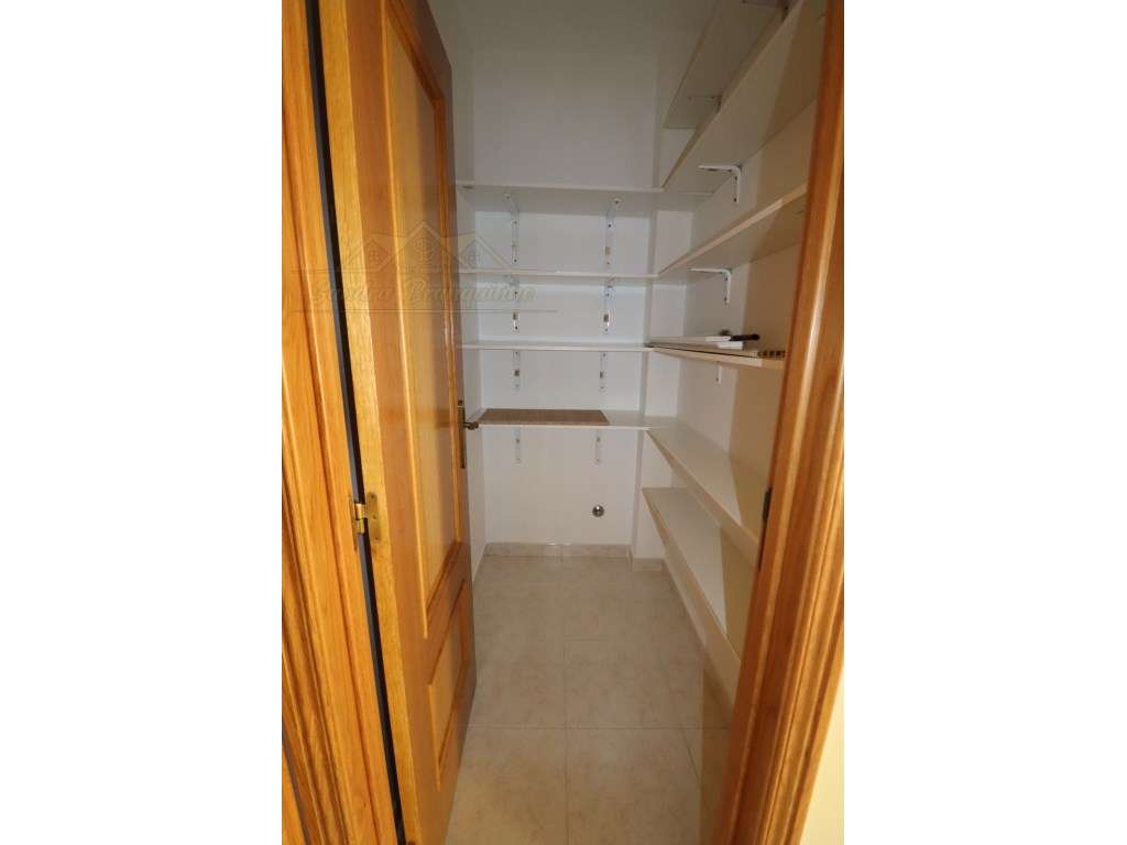 Apartamento T2 no centro Bombarral-3