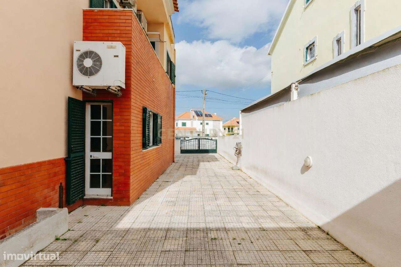 Moradia Isolada T4 Sarilhos Grande, Montijo-46