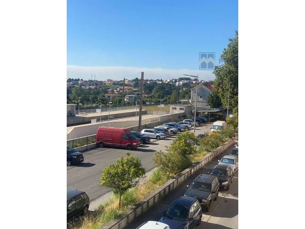 Apartamento T2 junto estação CP Valadares-22
