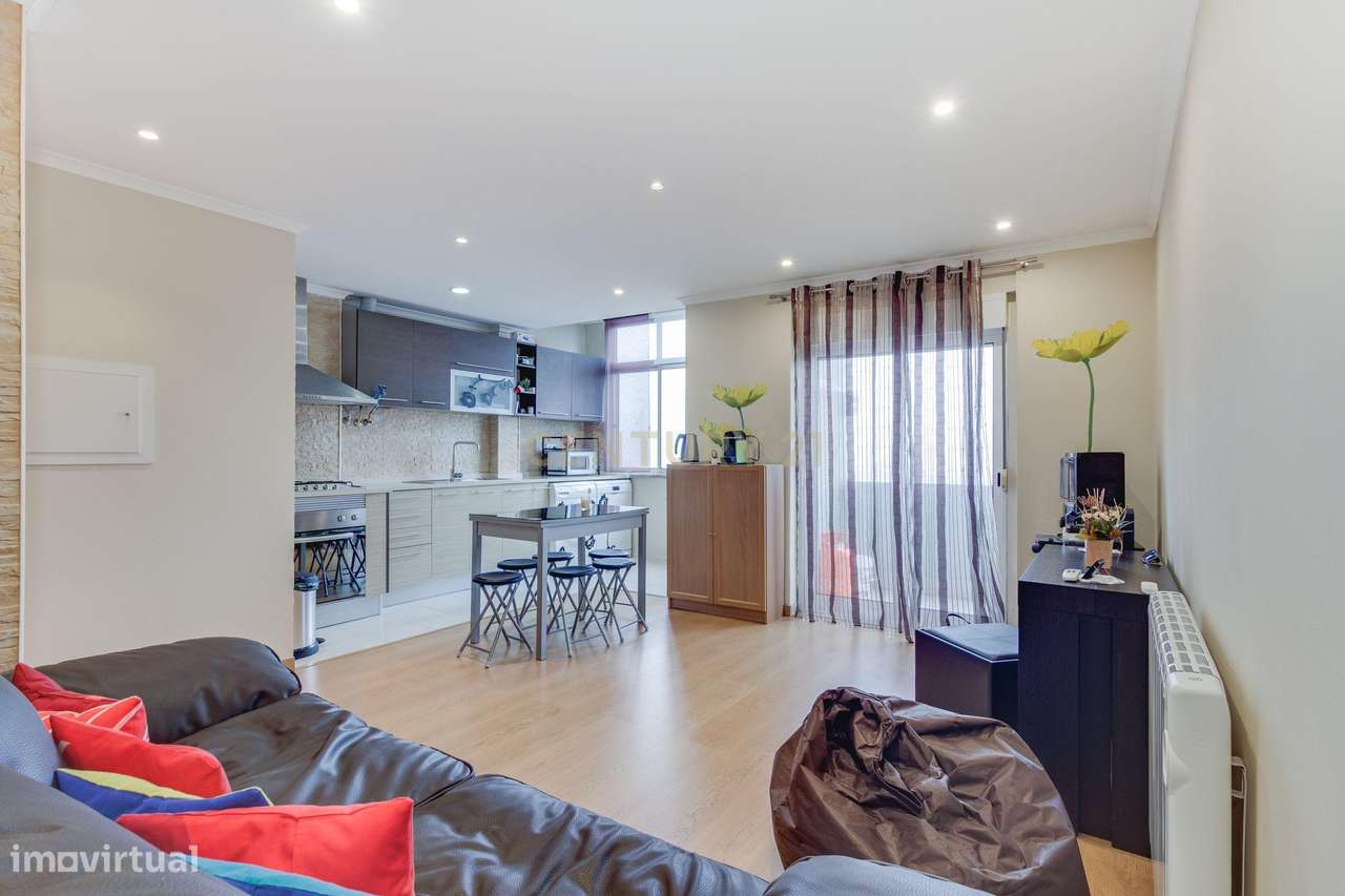 Viva no Centro da Amadora – T2 Espaçoso e Luminoso-5