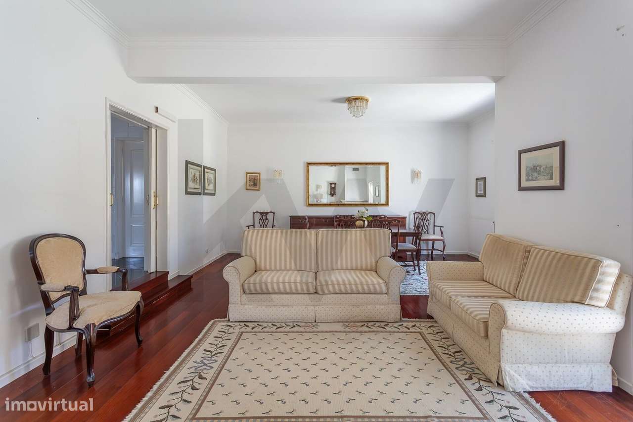 Moradia Isolada | 5 Quartos, Jardim, Garagem para 4 Carros - Grande imagem: 5/60