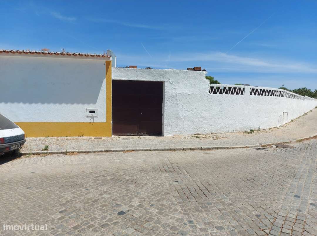 Moradia T3 + T1 + Terreno Urbanizável (Horta) - Vidigueira-23
