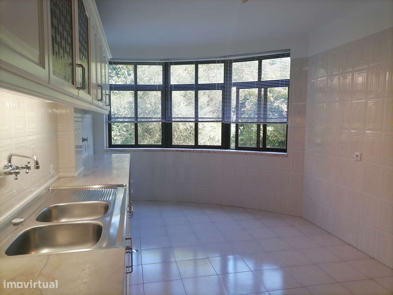 T3 Centro de Queijas, Oeiras. Com Parqueamento e Arrecadação.-7