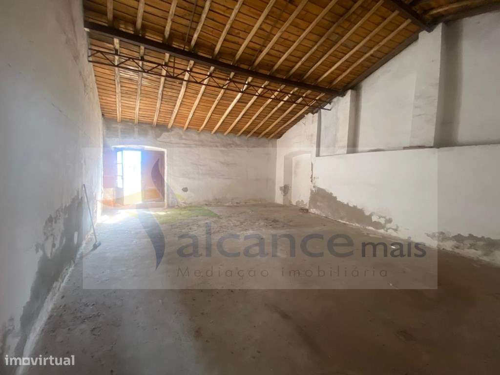 Espaço Versátil com Grande Potencial , Comércio, Serviços ou Habitação-3
