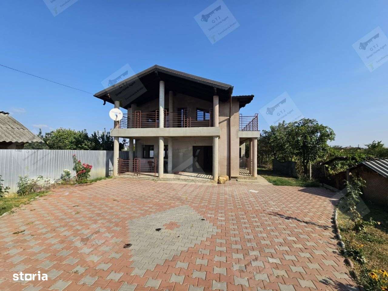 Ansamblu Case Gugesti P+1 Teren 1000mp Garaj - Imagine principală: 2/19