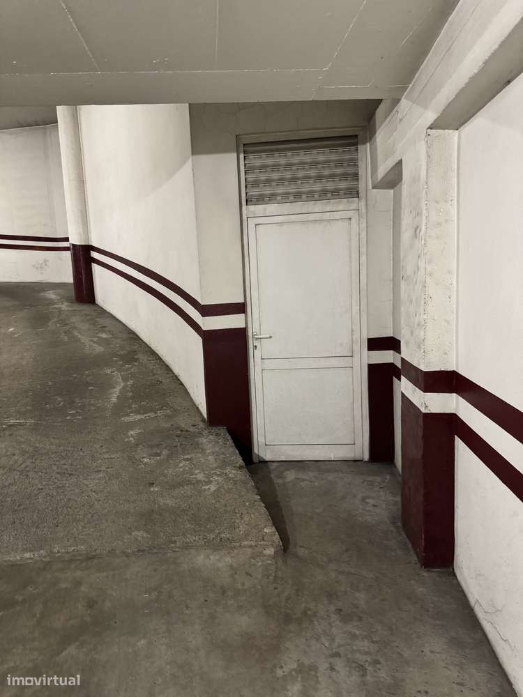 Garagem + arrecadação à venda em Leiria - Grande imagem: 3/3