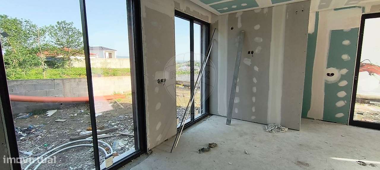 Moradia T2 para venda-7