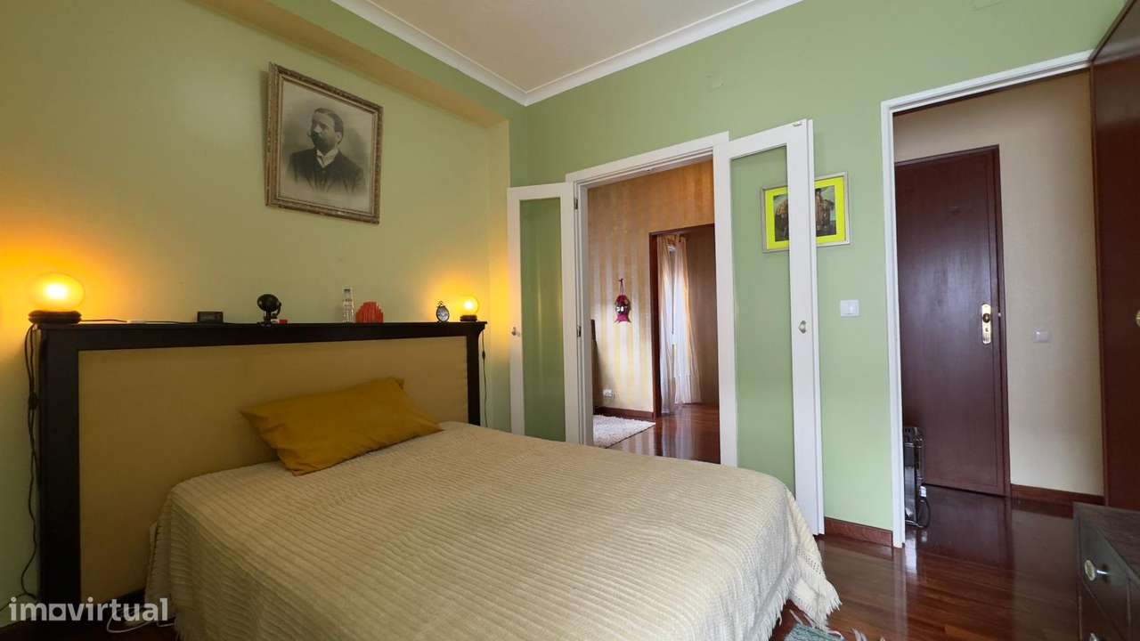 Moradia T6 - 220m2 - 3 pisos - 2 garagens - Barro - Pinheiro de Loures-24