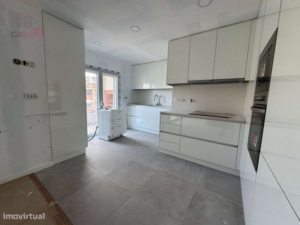 T4 duplex, com excelente terraço, para arrendar no Montijo - Grande imagem: 4/14