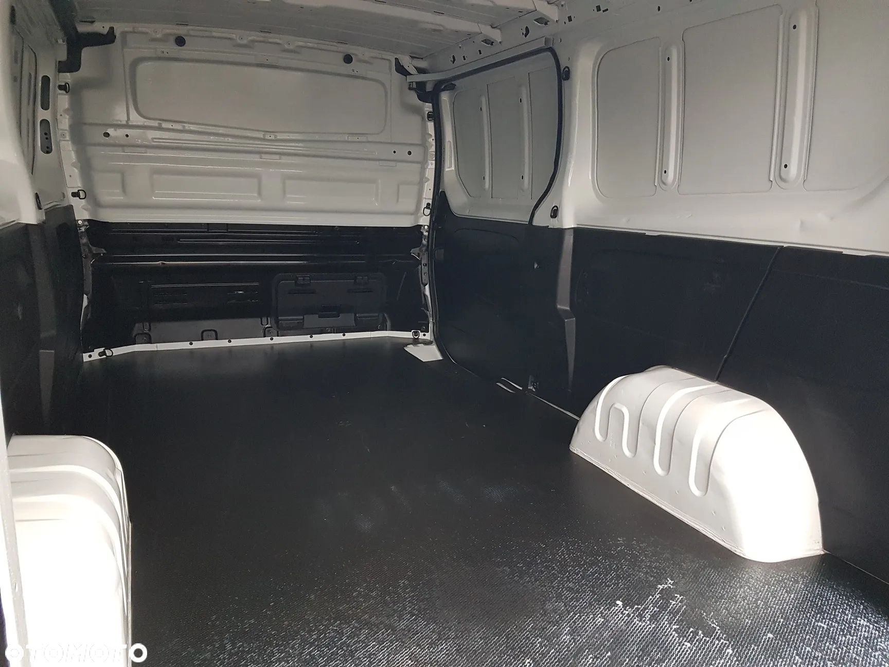 Renault TRAFIC L2H1 DŁUGI 2,0 DCI KLIMA BLASZAK VAN FURGON TEMPOMAT - 25