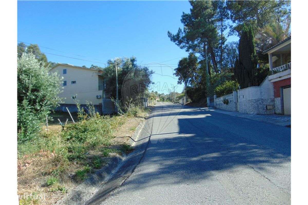 TERRENO para CONSTRUÇÃO - Grande imagem: 2/4