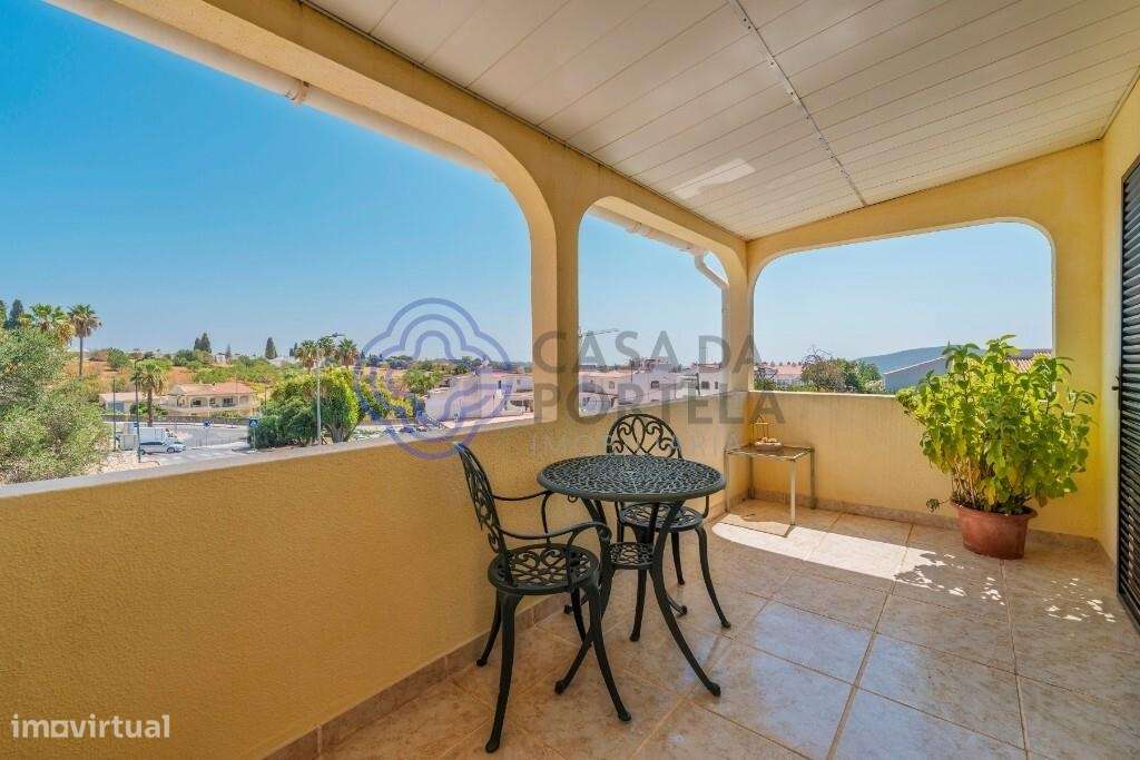 Magnífica Moradia T3 com Vista Mar e Localização Estratégica – Loulé-12